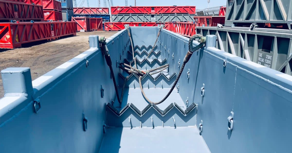 <p>SES Energy support Saudi Arabia project with modified cargo baskets</p>